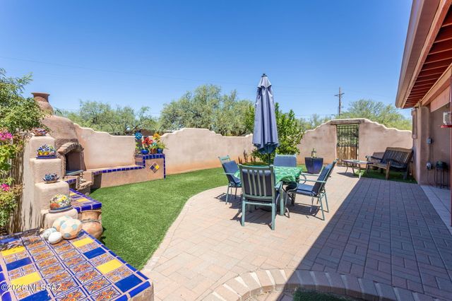 8625 N Mulberry Drive, Tucson, AZ 85704