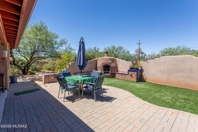 8625 N Mulberry Drive, Tucson, AZ 85704