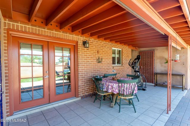 8625 N Mulberry Drive, Tucson, AZ 85704