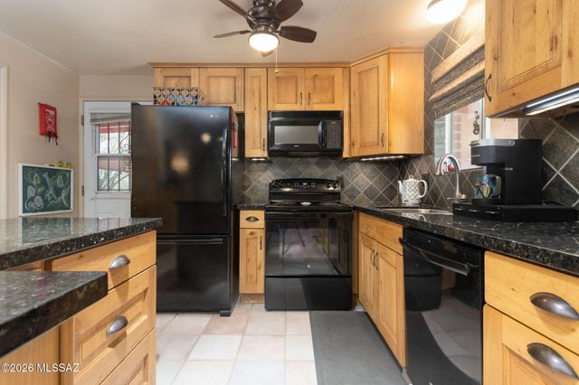 8625 N Mulberry Drive, Tucson, AZ 85704