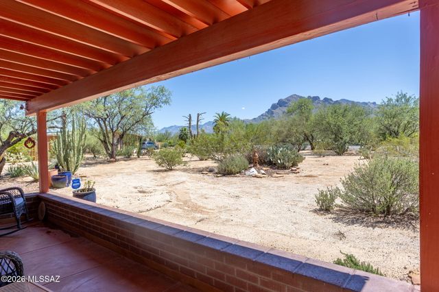 8625 N Mulberry Drive, Tucson, AZ 85704
