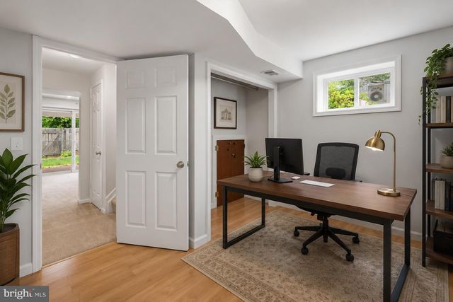5526 HOLLINS LN, Burke, VA 22015