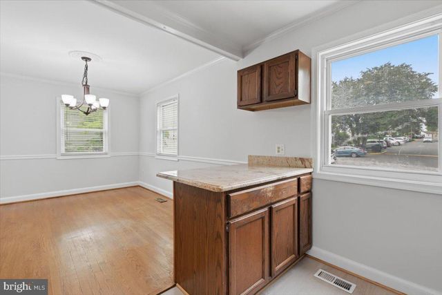 5526 HOLLINS LN, Burke, VA 22015