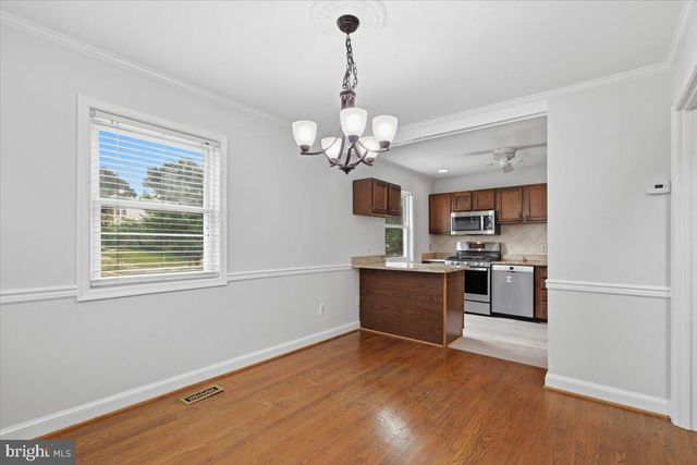 5526 HOLLINS LN, Burke, VA 22015