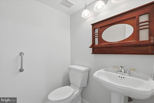 5526 HOLLINS LN, Burke, VA 22015