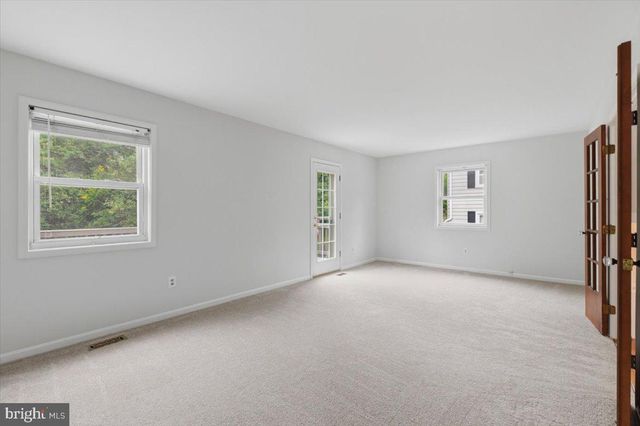 5526 HOLLINS LN, Burke, VA 22015