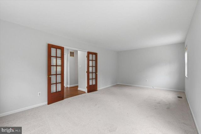 5526 HOLLINS LN, Burke, VA 22015