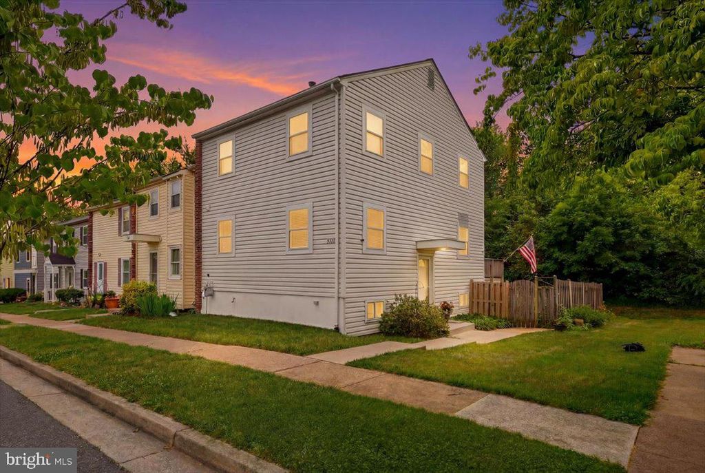 5526 HOLLINS LN, Burke, VA 22015