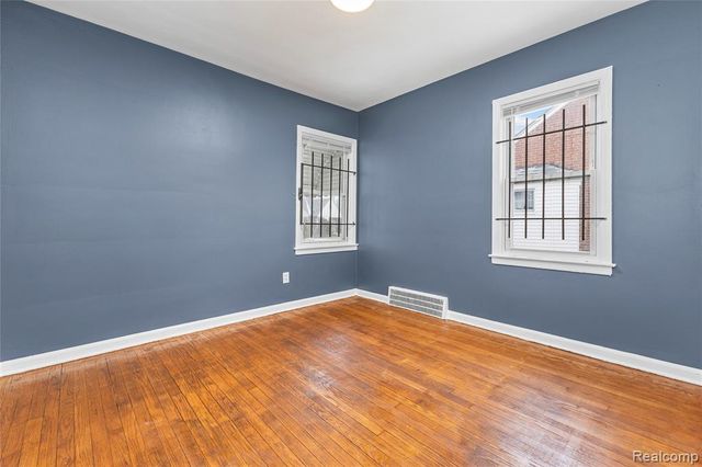 14800 Kilbourne Street, Detroit, MI 48213