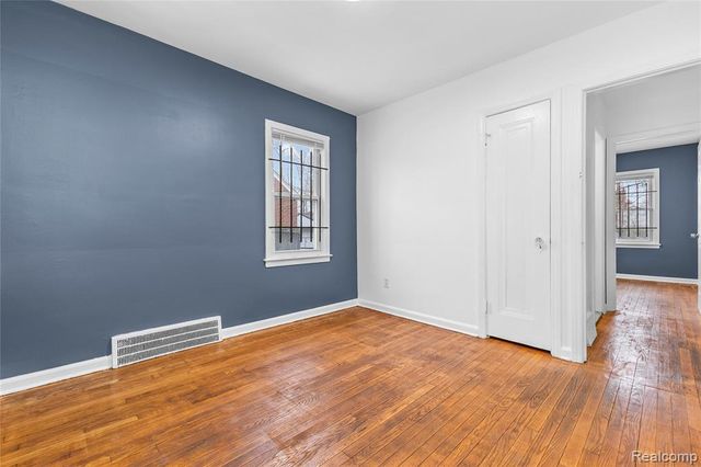 14800 Kilbourne Street, Detroit, MI 48213