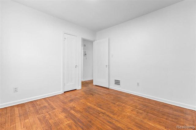 14800 Kilbourne Street, Detroit, MI 48213