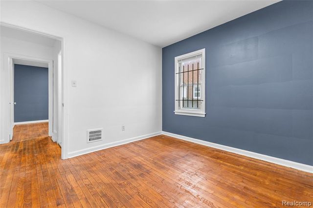 14800 Kilbourne Street, Detroit, MI 48213