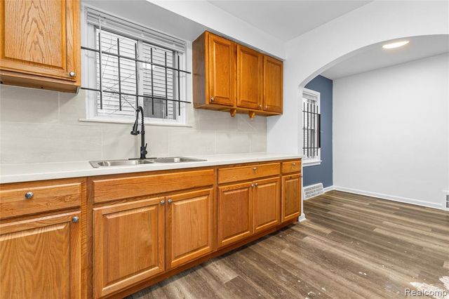 14800 Kilbourne Street, Detroit, MI 48213