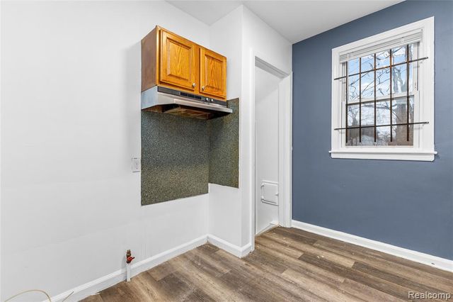 14800 Kilbourne Street, Detroit, MI 48213