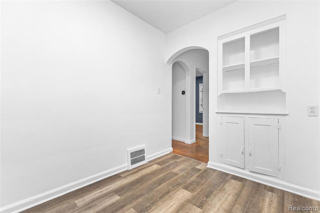 14800 Kilbourne Street, Detroit, MI 48213