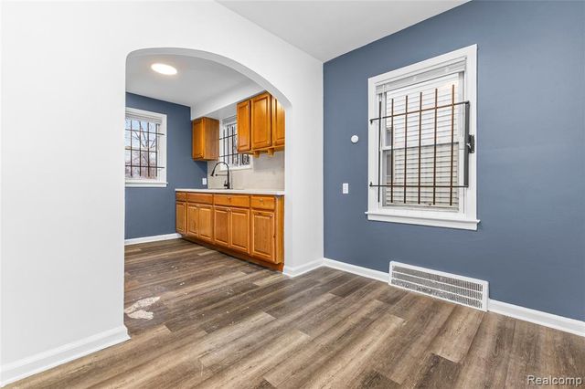 14800 Kilbourne Street, Detroit, MI 48213