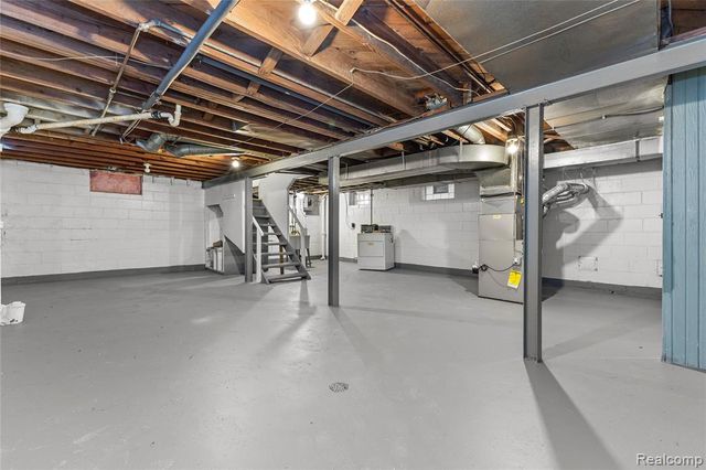 14800 Kilbourne Street, Detroit, MI 48213