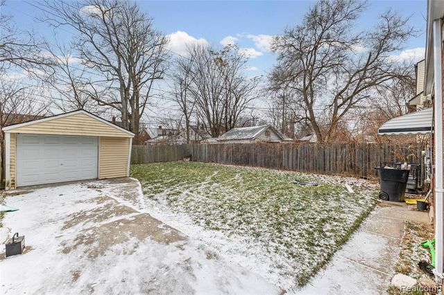 14800 Kilbourne Street, Detroit, MI 48213