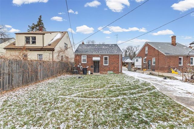 14800 Kilbourne Street, Detroit, MI 48213