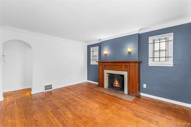 14800 Kilbourne Street, Detroit, MI 48213