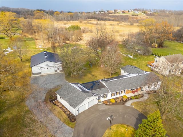 5194 Laura Lane, Canandaigua Town, NY 14424