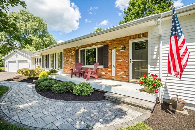 5194 Laura Lane, Canandaigua Town, NY 14424