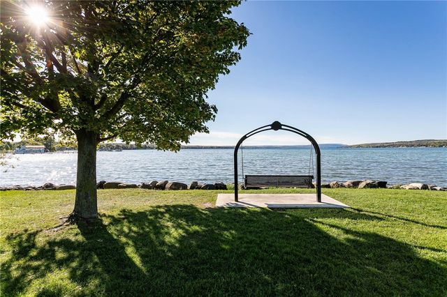 5194 Laura Lane, Canandaigua Town, NY 14424