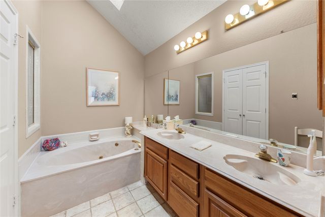 9402 Los Alamos Trail, Irving, TX 75063