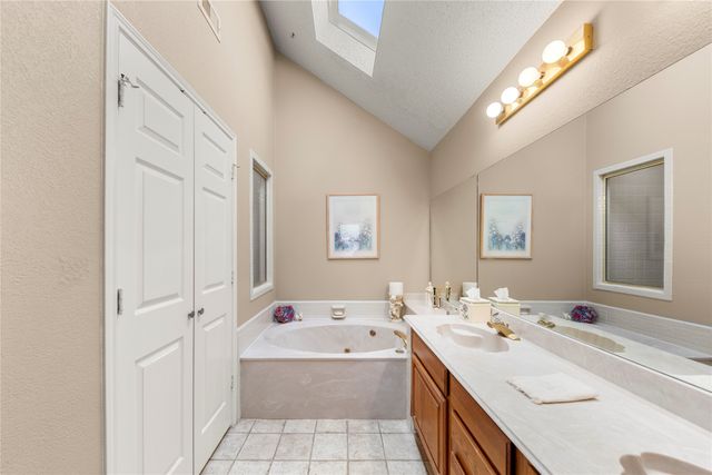 9402 Los Alamos Trail, Irving, TX 75063