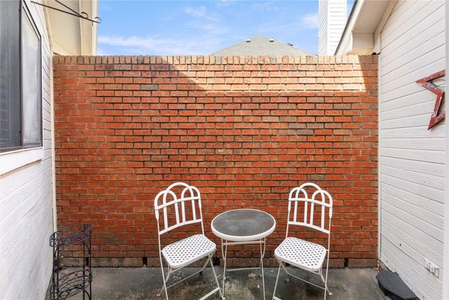 9402 Los Alamos Trail, Irving, TX 75063