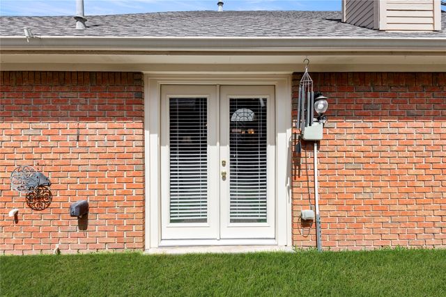 9402 Los Alamos Trail, Irving, TX 75063