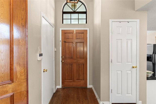 9402 Los Alamos Trail, Irving, TX 75063