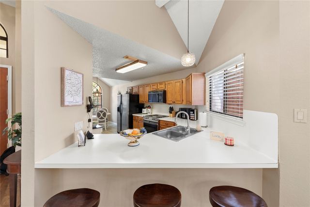 9402 Los Alamos Trail, Irving, TX 75063