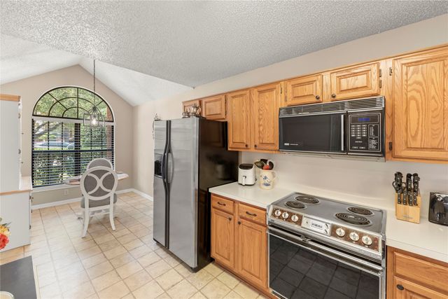 9402 Los Alamos Trail, Irving, TX 75063