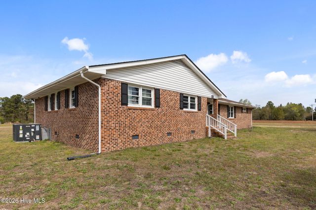 2890 Fulford Mcmillan Road, Raeford, NC 28376