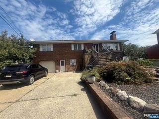 128 Old Hoboken Road, Hackensack, NJ 07601