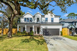 4902 Oak Forest Drive, Houston, TX 77018