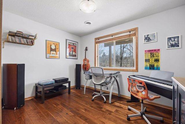 9665 Brighton Lane, Eden Prairie, MN 55347