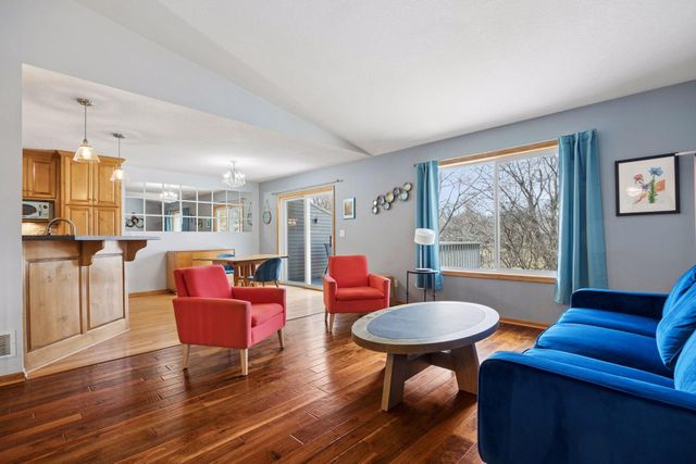 9665 Brighton Lane, Eden Prairie, MN 55347