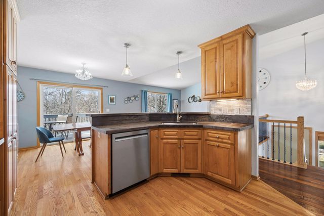 9665 Brighton Lane, Eden Prairie, MN 55347