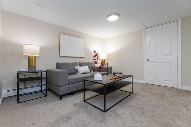 49 Duren Ave, Woburn, MA 01801