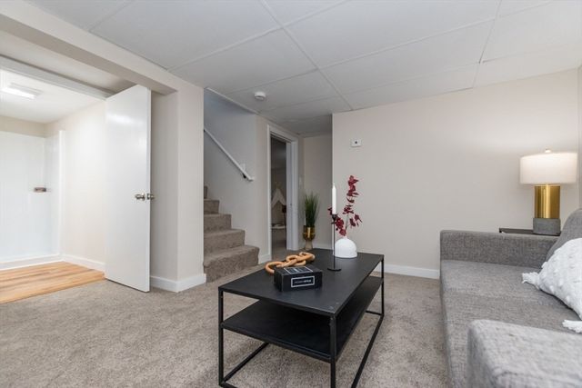 49 Duren Ave, Woburn, MA 01801