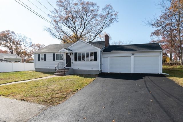 49 Duren Ave, Woburn, MA 01801