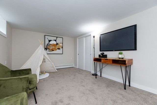 49 Duren Ave, Woburn, MA 01801