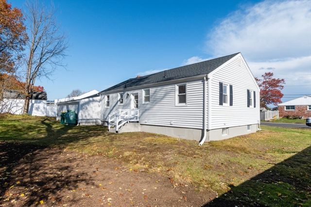 49 Duren Ave, Woburn, MA 01801