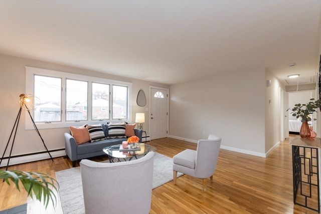 49 Duren Ave, Woburn, MA 01801