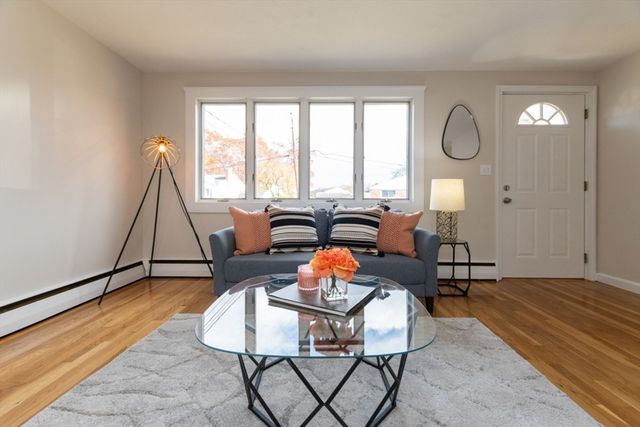 49 Duren Ave, Woburn, MA 01801