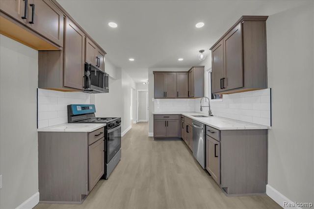 16891 Sorrento Street, Detroit, MI 48235