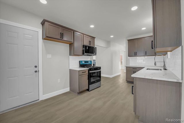 16891 Sorrento Street, Detroit, MI 48235