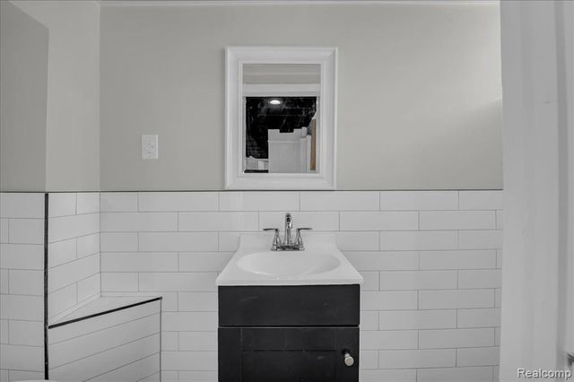 16891 Sorrento Street, Detroit, MI 48235